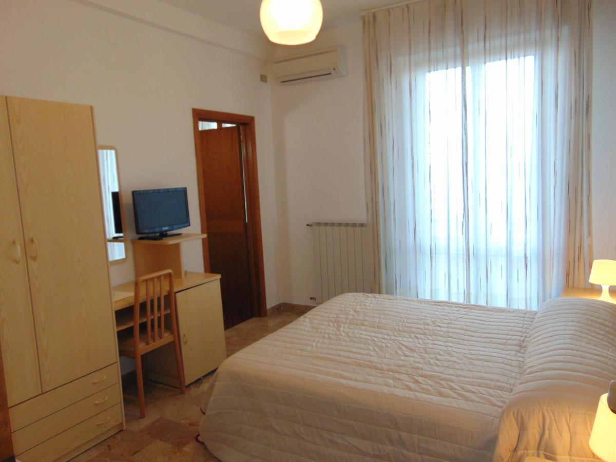 Albergo Rossana تْشيانشانو  تيرمي المظهر الخارجي الصورة